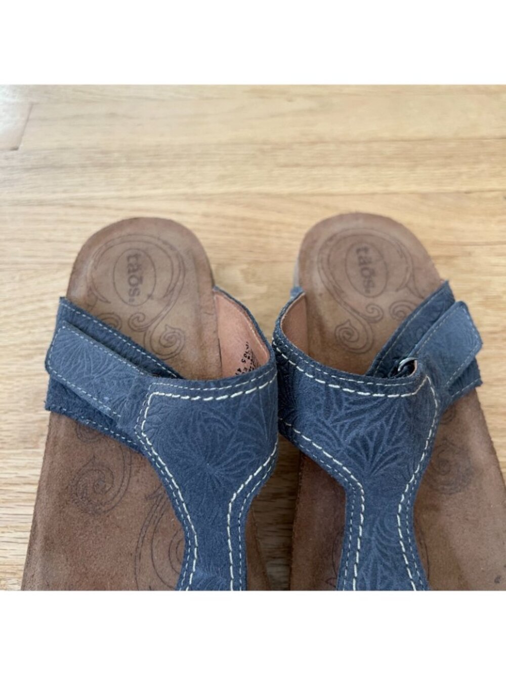 Taos Lucy Embossed Suede Leather Thong Sandals Blue Women Size EU 41 US 10-10.5 - Picture 4 of 10
